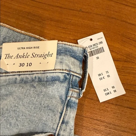 NWT A&F Ultra High Rise Ankle Straight Jeans 10/30 - Picture 6 of 8